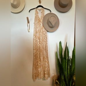 Nine West halter maxi dress in size S - excellent condition!